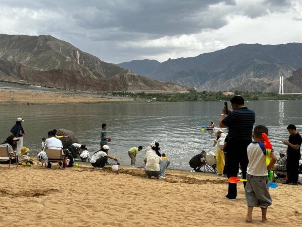 扬帆配资 黄河岸边文旅“热”——青海黄南“五一”假期见闻